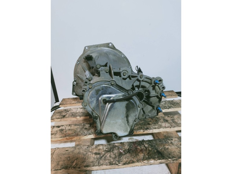 Recambio de caja cambios para ford fiesta berl./courier porto referencia OEM IAM 87WT FAC F0F 4K11 