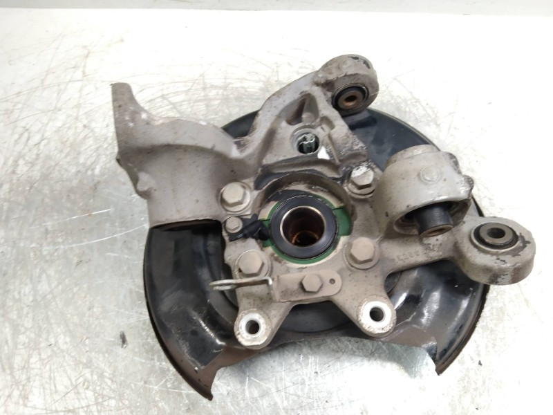 Recambio de mangueta trasera derecha para volvo v70 familiar 2.4 diesel cat referencia OEM IAM   