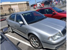 skoda octavia berlina (1u2) del año 2001