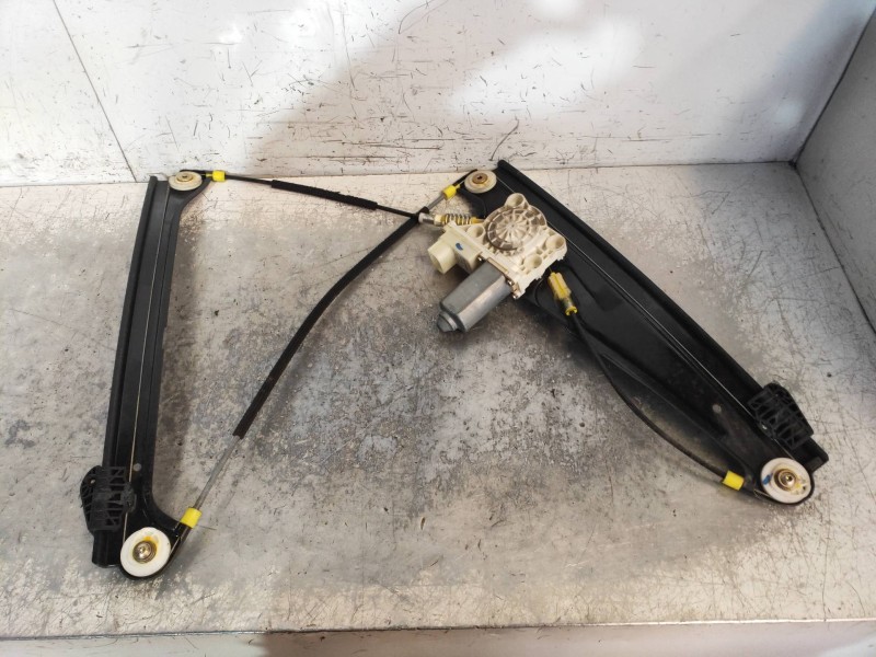 Recambio de elevalunas delantero derecho para bmw serie 7 (e65/e66) 735i referencia OEM IAM 7024812E 8223826S 