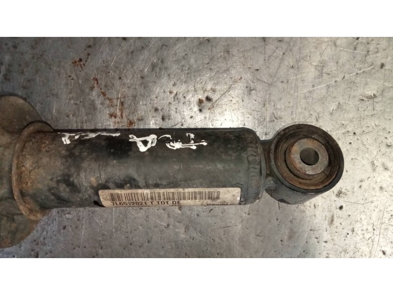 Recambio de amortiguador trasero derecho para volkswagen touareg (7l6) tdi r5 referencia OEM IAM 7L6512021T 7L6513029E 