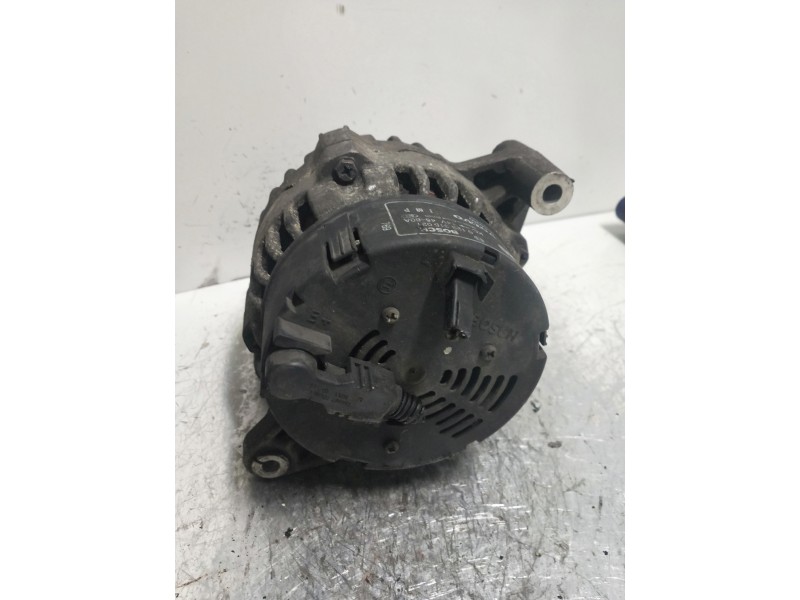 Recambio de alternador para volvo v40 familiar 1.8i referencia OEM IAM 0123315021  