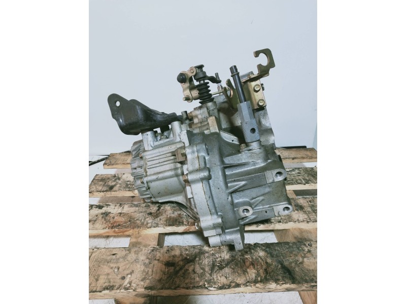 Recambio de caja cambios para hyundai lantra berlina (rd) 1.9 d gls referencia OEM IAM JX2073 599678 