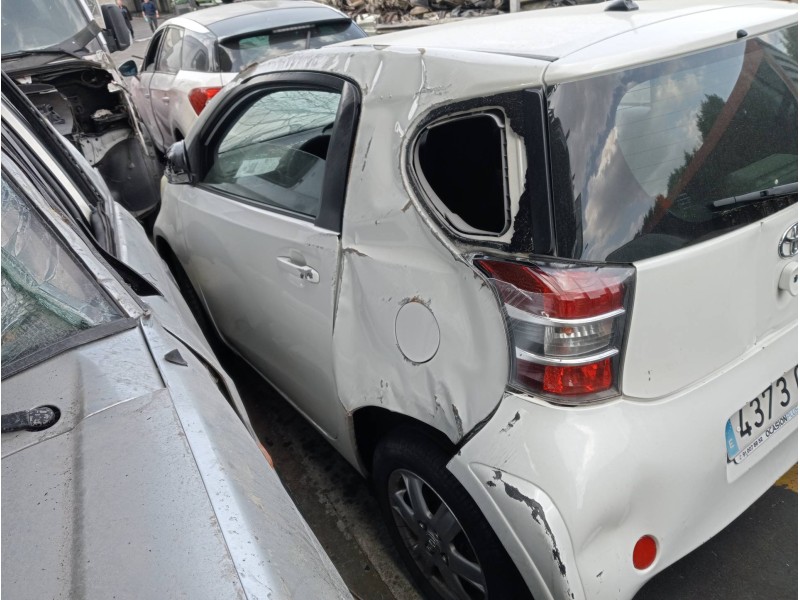 toyota iq del año 2010