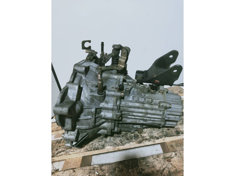 Recambio de caja cambios para hyundai lantra berlina (rd) 1.9 d gls referencia OEM IAM JX2073 599678 