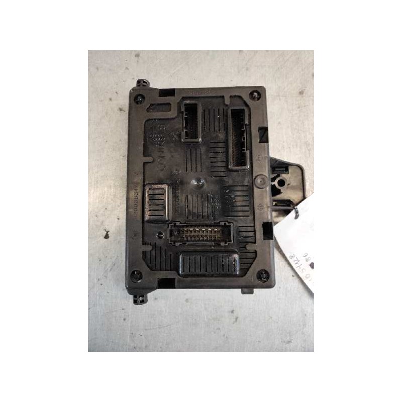 Recambio de caja reles / fusibles para renault clio iii 1.5 dci diesel cat referencia OEM IAM 8201054128 1975904 