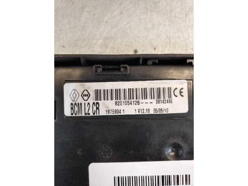 Recambio de caja reles / fusibles para renault clio iii 1.5 dci diesel cat referencia OEM IAM 8201054128 1975904 