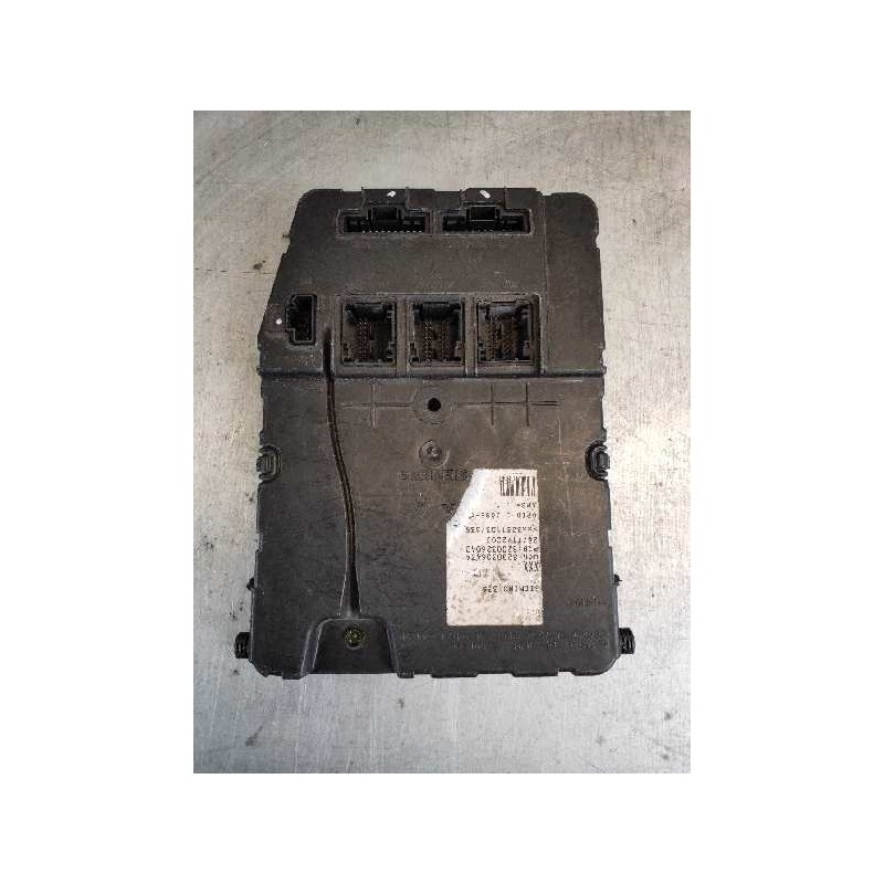 Recambio de caja reles / fusibles para renault megane ii familiar 1.9 dci diesel referencia OEM IAM 820036434 S110400220C 