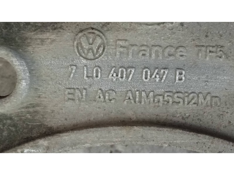 Recambio de brazo suspension superior delantero derecho para volkswagen touareg (7l6) tdi r5 referencia OEM IAM 7L0407047B  