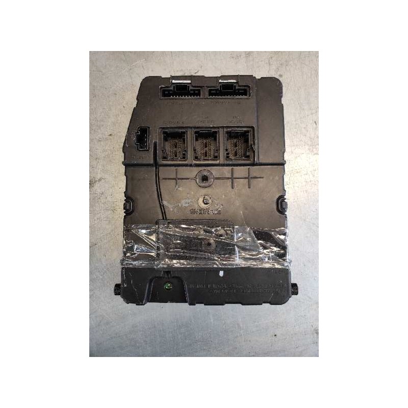 Recambio de caja reles / fusibles para renault clio i fase i+ii (b/c57) 1.2 alize referencia OEM IAM 8200525384  