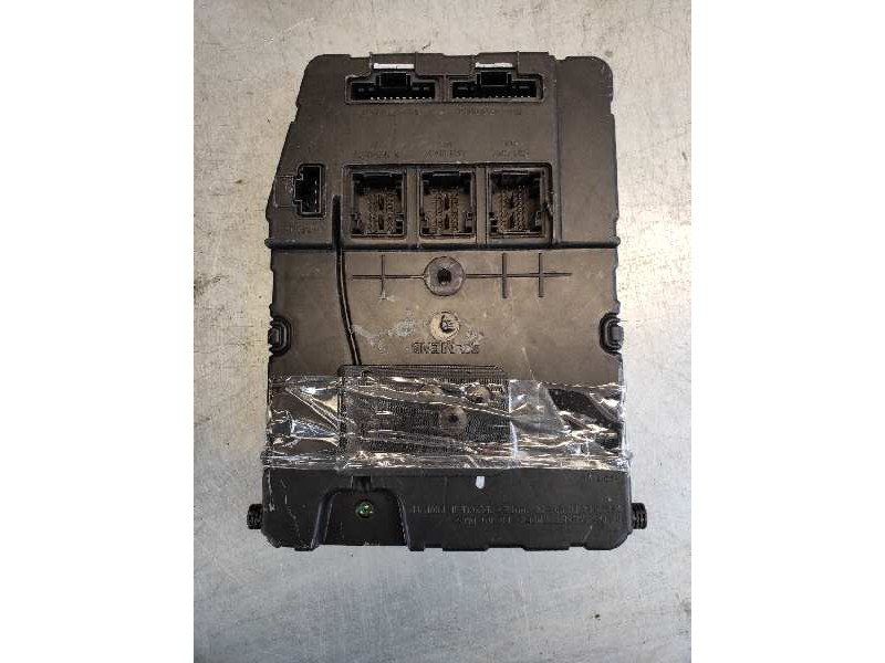 Recambio de caja reles / fusibles para renault clio i fase i+ii (b/c57) 1.2 alize referencia OEM IAM 8200525384  