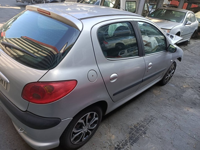 peugeot 206 berlina del año 2003