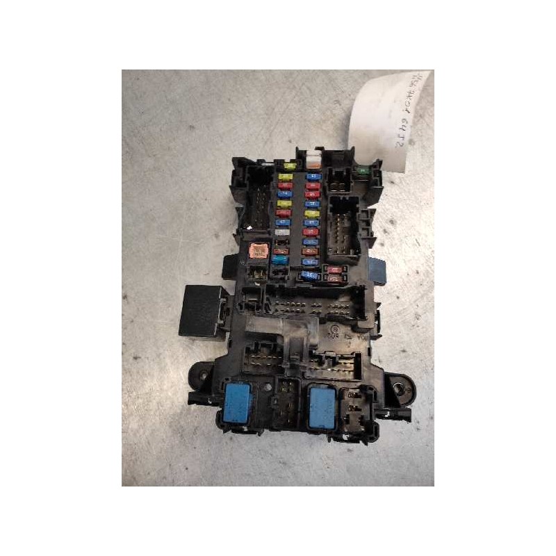 Recambio de caja reles / fusibles para suzuki grand vitara jb (jt) 1.9 ddis turbodiesel referencia OEM IAM 3861084F21 64J2 11567