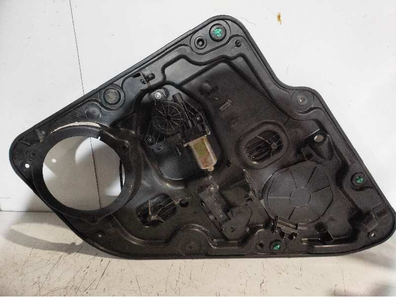 Recambio de elevalunas trasero derecho para jeep gr.cherokee (wk) 3.0 crd limited referencia OEM IAM 68231068AD 6737850 68079288