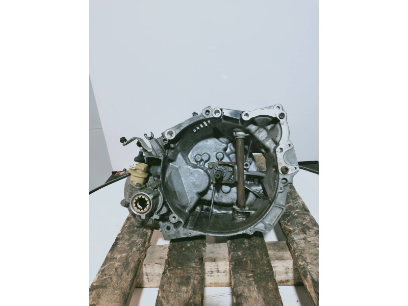 Recambio de caja cambios para citroen xantia berlina 1.9 d armonia referencia OEM IAM 20CH92 7586392A 