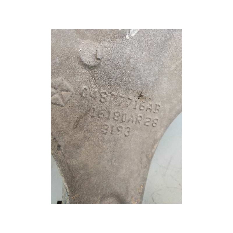 Recambio de brazo suspension inferior delantero derecho para jeep gr.cherokee (wk) 3.0 crd limited referencia OEM IAM 04877716A 