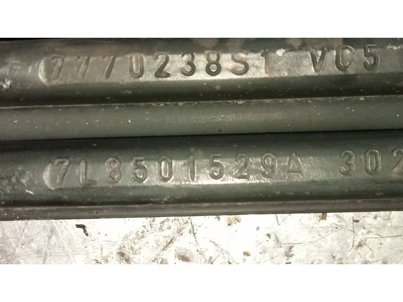 Recambio de brazo suspension superior trasero derecho para volkswagen touareg (7l6) tdi r5 referencia OEM IAM 7L8501529A  