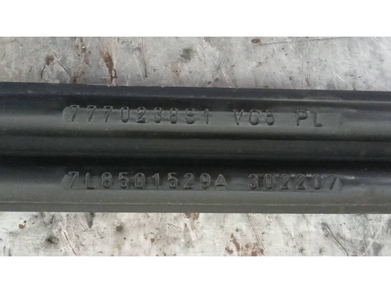 Recambio de brazo suspension superior trasero izquierdo para volkswagen touareg (7l6) tdi r5 referencia OEM IAM 7L8501529A  