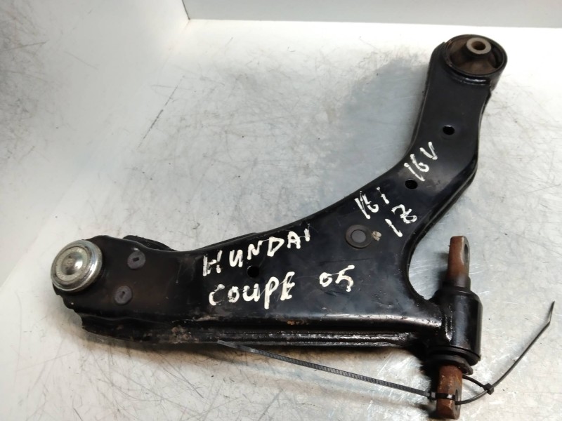 Recambio de brazo suspension inferior delantero izquierdo para hyundai coupe (gk) 1.6 fx referencia OEM IAM   