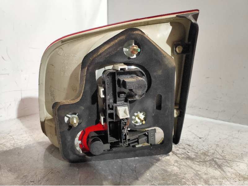 Recambio de piloto trasero izquierdo interior para volkswagen touareg (7la) tdi v10 referencia OEM IAM 7L6945093H  