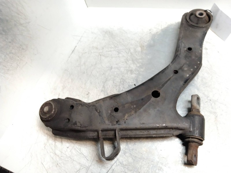 Recambio de brazo suspension inferior delantero izquierdo para hyundai elantra (xd) 2.0 gls (4-ptas.) (2004) referencia OEM IAM 