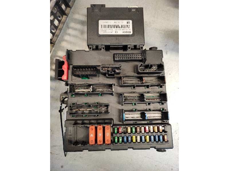 Recambio de caja reles / fusibles para opel signum básico referencia OEM IAM 13112909 5807 146221 2909