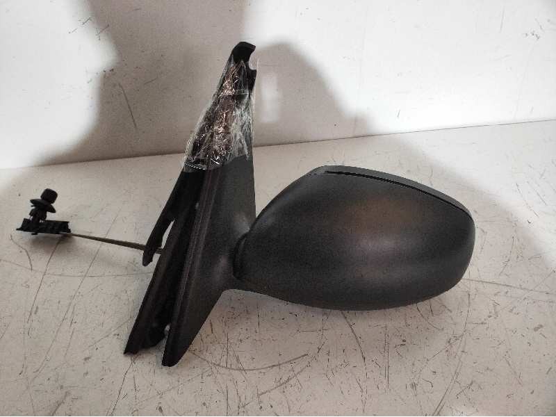 Recambio de retrovisor izquierdo para skoda praktik 1.4 tdi referencia OEM IAM 10389  