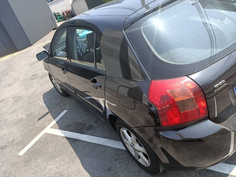 toyota corolla (e12) del año 2004