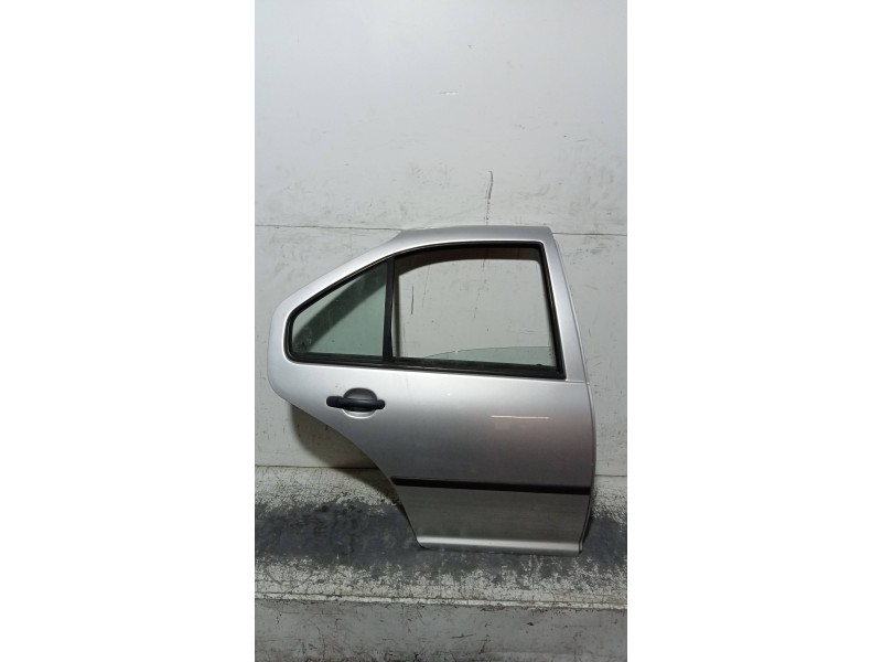 Recambio de puerta trasera derecha para volkswagen bora berlina (1j2) conceptline referencia OEM IAM   4P