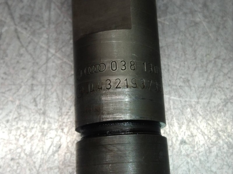 Recambio de inyector para seat leon (1m1) stella referencia OEM IAM 038130201G 0432193733 