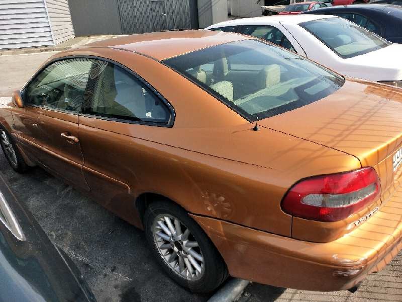 volvo c70 coupe del año 1999
