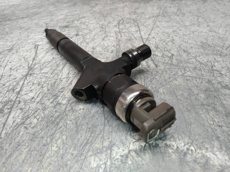 Recambio de inyector para mazda 3 berlina (bk) 2.0 crdt sportive referencia OEM IAM   