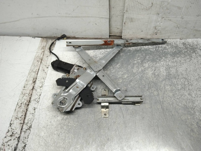 Recambio de elevalunas trasero derecho para ssangyong musso 2.9 turbodiesel cat referencia OEM IAM 8810005102  5P