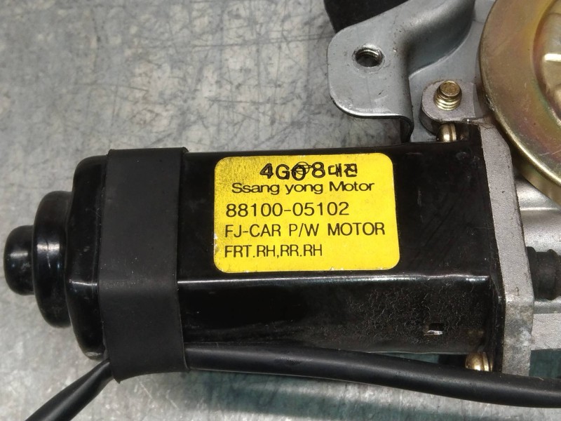 Recambio de elevalunas trasero derecho para ssangyong musso 2.9 turbodiesel cat referencia OEM IAM 8810005102  5P