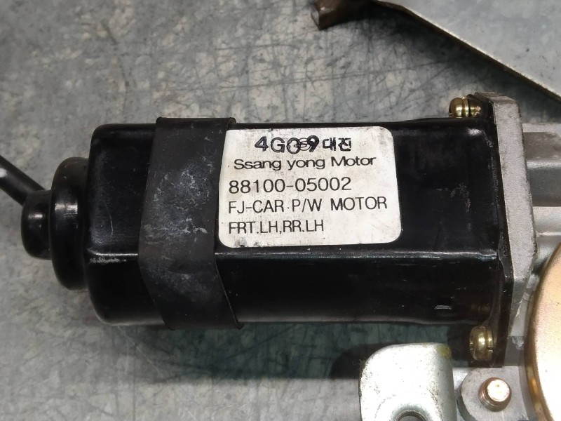 Recambio de elevalunas trasero izquierdo para ssangyong musso 2.9 turbodiesel cat referencia OEM IAM 8810005002  5P