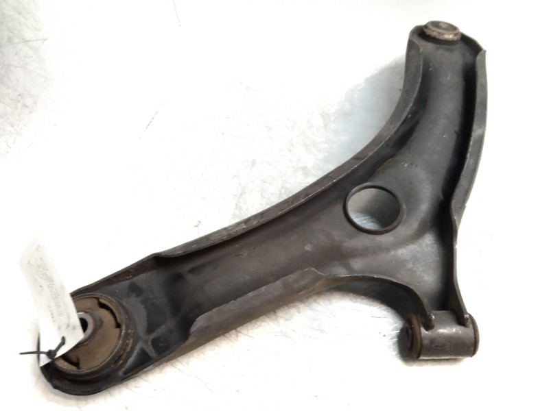 Recambio de brazo suspension inferior delantero derecho para hyundai i20 1.2 cat referencia OEM IAM   
