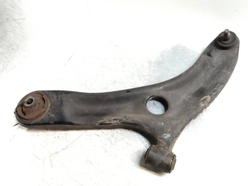 Recambio de brazo suspension inferior delantero izquierdo para hyundai i20 1.2 cat referencia OEM IAM   