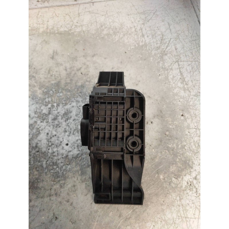 Recambio de potenciometro pedal para mercedes clase c (w204) familiar 220 t cdi (204.208) referencia OEM IAM A2043000004  