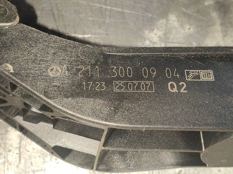Recambio de potenciometro pedal para mercedes clase cls (w219) 320 cdi (219.322) referencia OEM IAM A2113000904  
