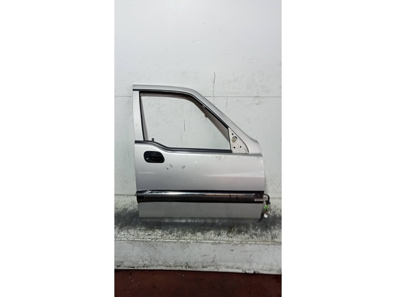 Recambio de puerta delantera derecha para ssangyong musso 2.9 turbodiesel cat referencia OEM IAM   5P