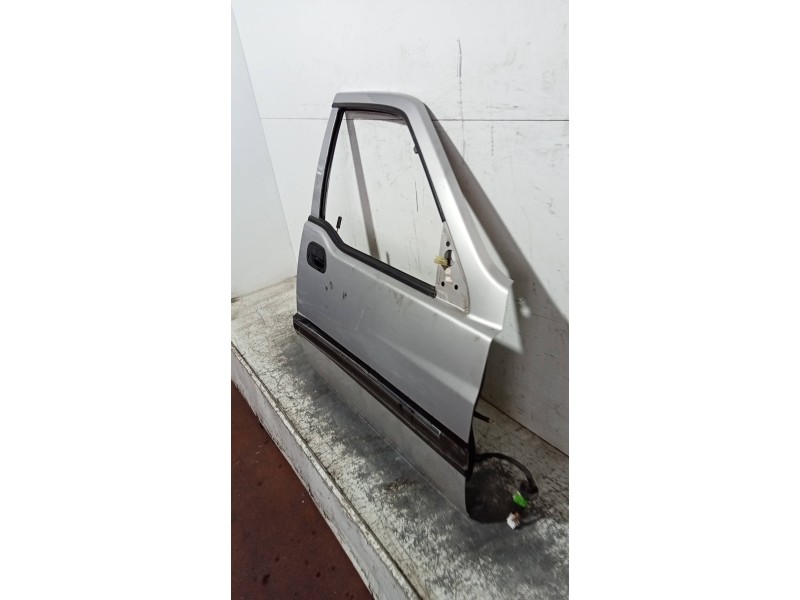 Recambio de puerta delantera derecha para ssangyong musso 2.9 turbodiesel cat referencia OEM IAM   5P