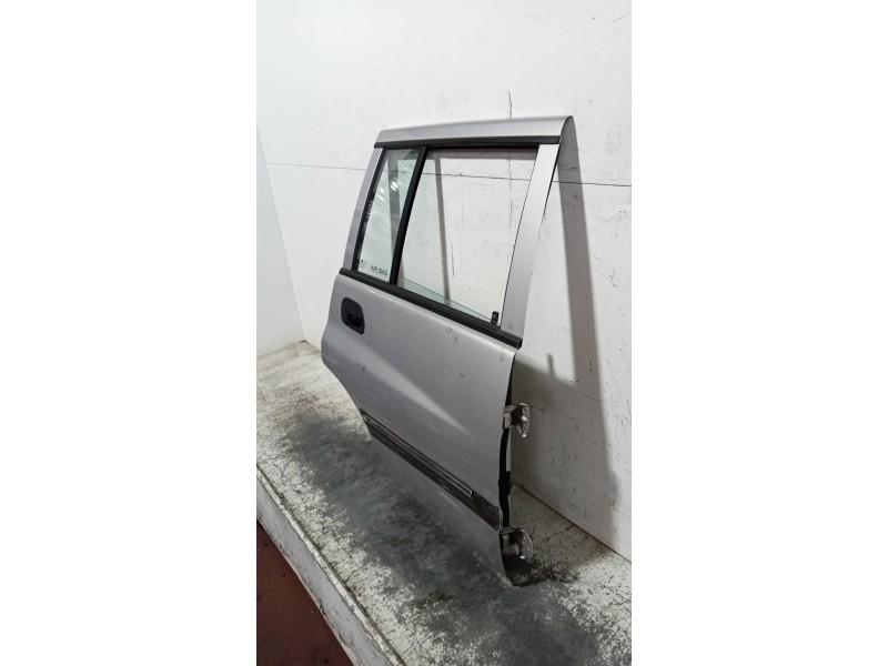 Recambio de puerta trasera derecha para ssangyong musso 2.9 turbodiesel cat referencia OEM IAM   5P