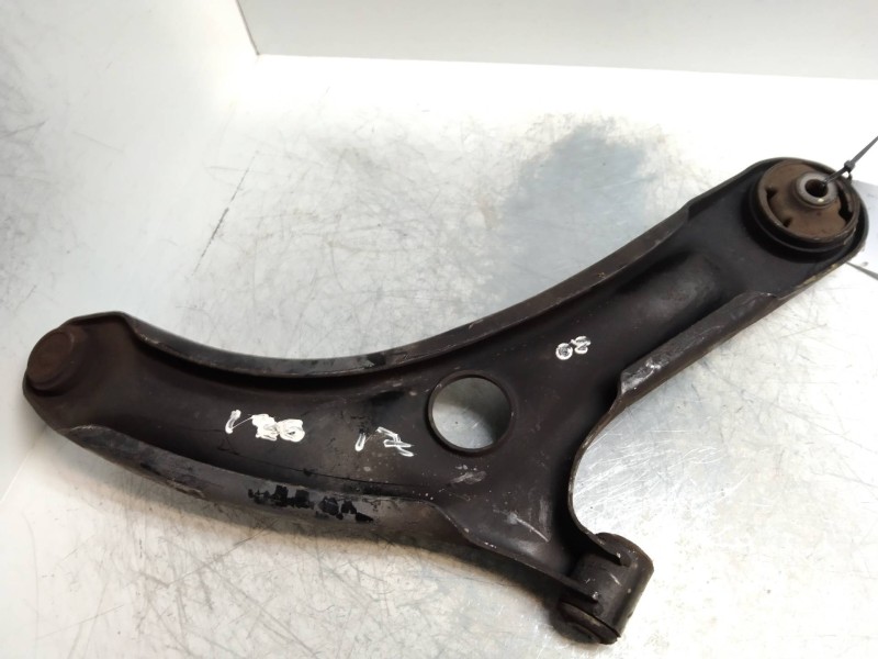 Recambio de brazo suspension inferior delantero izquierdo para hyundai i20 classic referencia OEM IAM   
