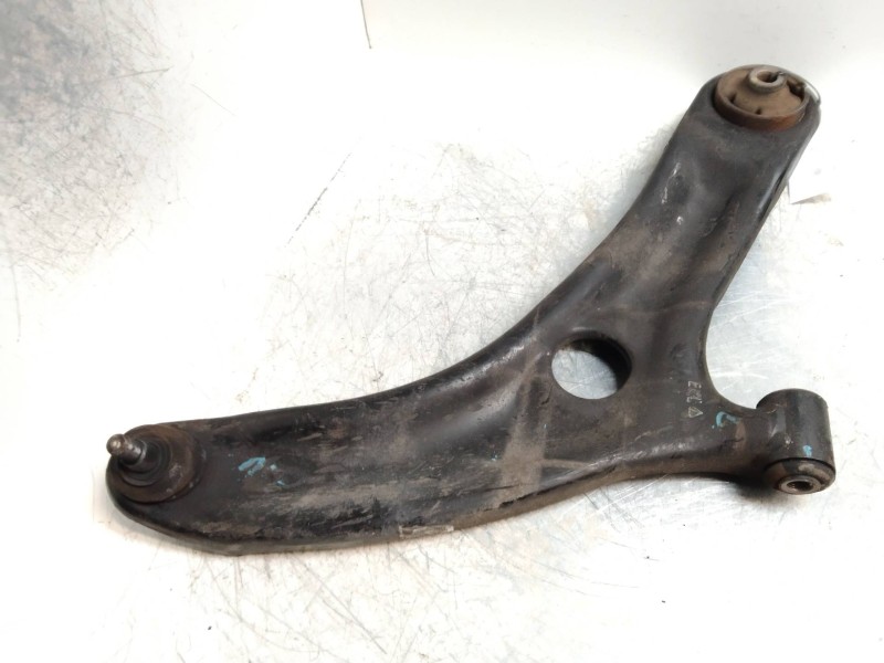 Recambio de brazo suspension inferior delantero derecho para hyundai i20 classic referencia OEM IAM   