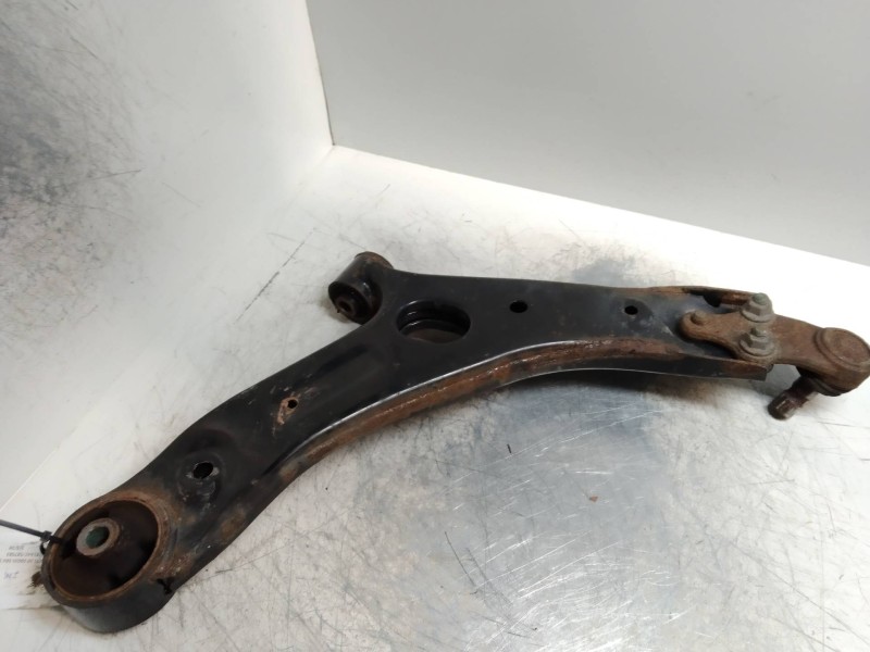Recambio de brazo suspension inferior delantero izquierdo para hyundai ix35 1.6 cat referencia OEM IAM   