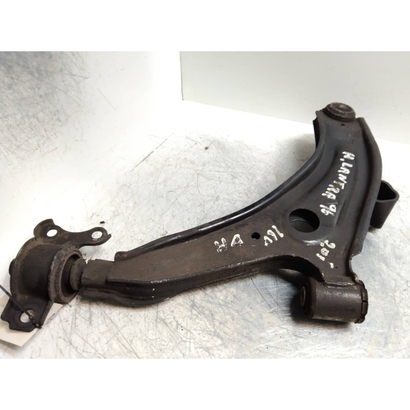 Recambio de brazo suspension inferior delantero derecho para hyundai lantra familiar (rd) 2.0 16v cat referencia OEM IAM   
