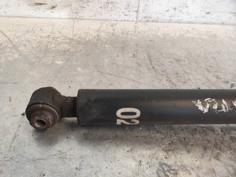 Recambio de amortiguador trasero izquierdo para mercedes clase c (w204) familiar 220 t cdi (204.208) referencia OEM IAM A2043260