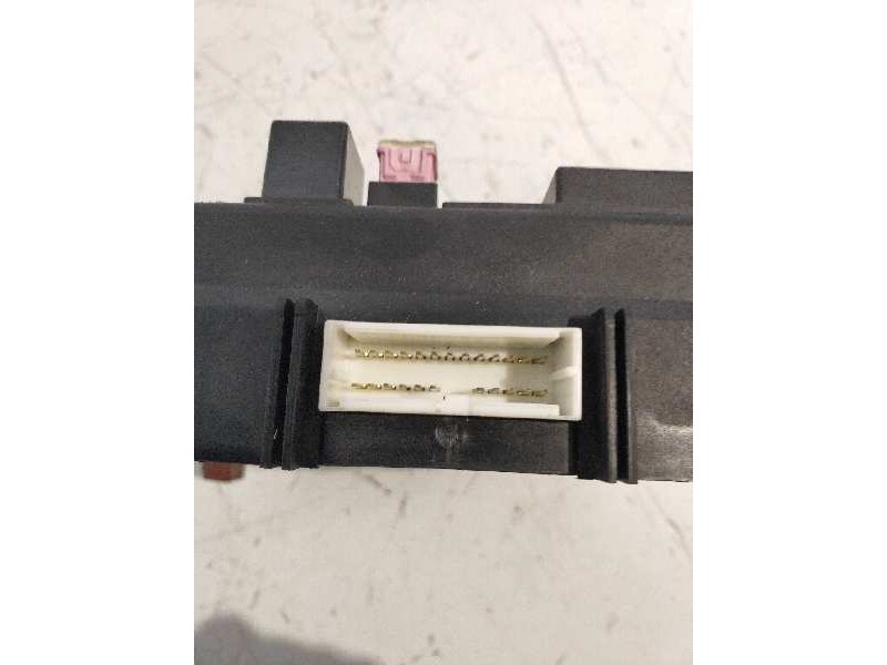 Recambio de caja reles / fusibles para mitsubishi lancer berlina (cy0) inform referencia OEM IAM 8637A825 6070104073 