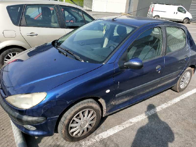 peugeot 206 berlina del año 2001