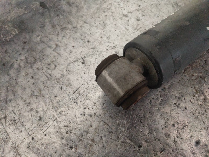 Recambio de amortiguador trasero izquierdo para dacia dokker ambiance referencia OEM IAM 562107865R  